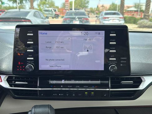 Used 2022 Toyota Sienna XLE FWD image 20