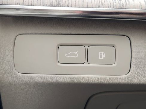 Used 2025 Volvo XC90 T8 Ultra w/ Protection Package Premier image 20