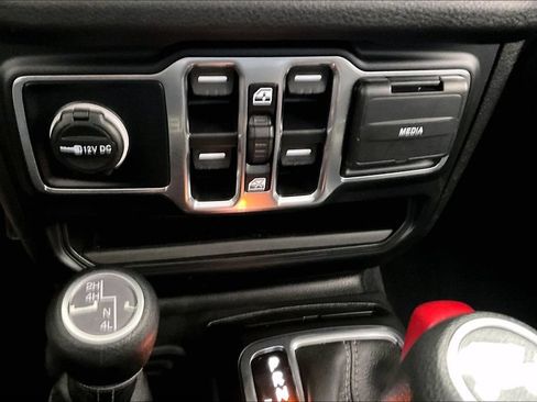 Used 2024 Jeep Wrangler Unlimited Sport AWD/4WD image 24
