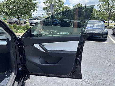 Used 2021 Tesla Model Y Long Range AWD/4WD image 15