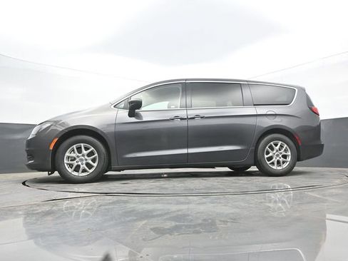 Used 2023 Chrysler Voyager LX FWD image 53