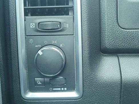 Used 2024 RAM 1500 Classic SLT image 31