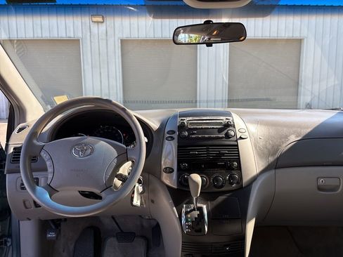 Used 2007 Toyota Sienna CE image 6