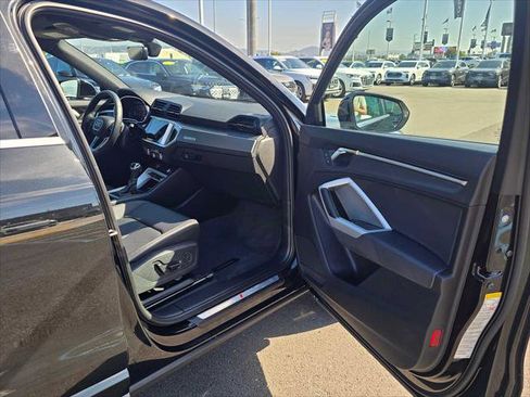 New 2025 Audi Q3 2.0T Premium image 12