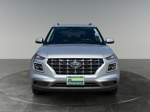 Used 2021 Hyundai Venue SEL w/ Premium Package FWD image 3