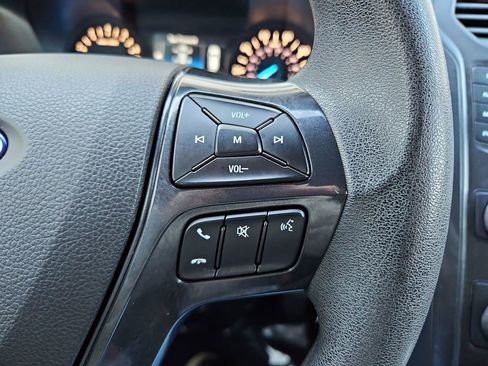 Used 2019 Ford Explorer 4WD w/ Class III Trailer Tow Package image 12