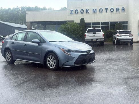 Used 2023 Toyota Corolla LE w/ Carpet Mat Package (TMS) FWD image 1