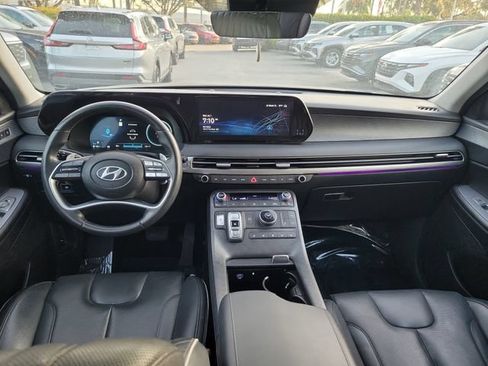 Used 2024 Hyundai Palisade Limited FWD image 9