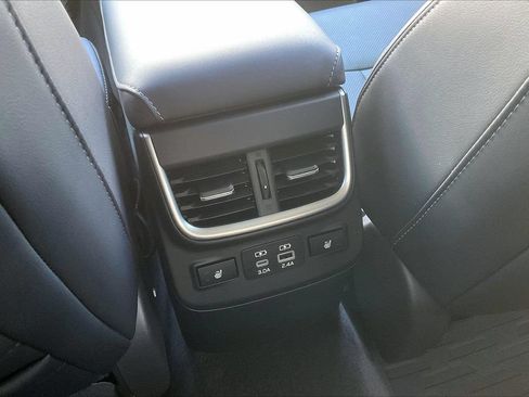 Used 2025 Subaru Outback Limited AWD/4WD image 17