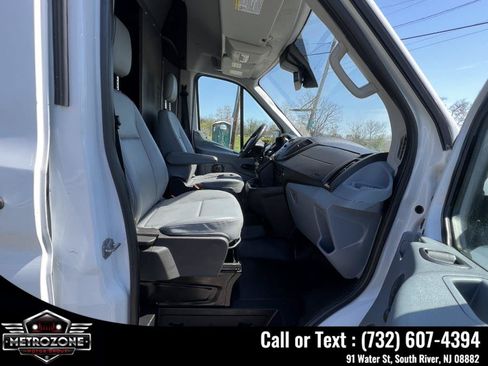 Used 2019 Ford Transit 250 148 High Roof RWD image 24