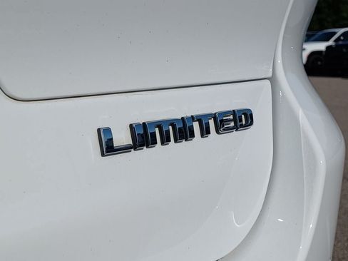 Used 2023 Jeep Grand Cherokee L Limited AWD/4WD image 34