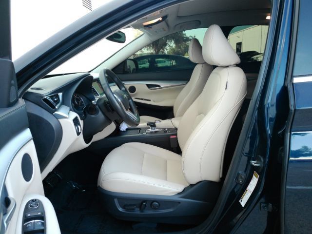 Used 2020 INFINITI QX50 Luxe w/ Navigation Package FWD image 12