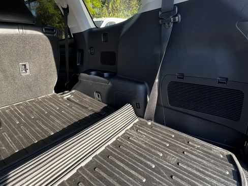 Used 2022 Toyota Highlander XLE image 52