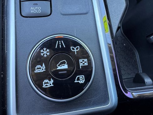 Used 2022 Nissan Pathfinder SV AWD/4WD image 19