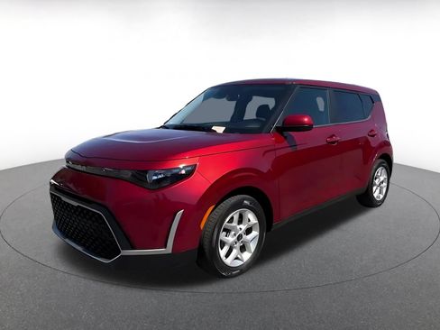 Used 2025 Kia Soul LX w/ LX Technology Package FWD image 8