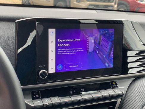 Used 2025 Toyota Camry SE image 22