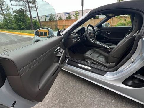 Used 2018 Porsche 718 Boxster RWD image 44
