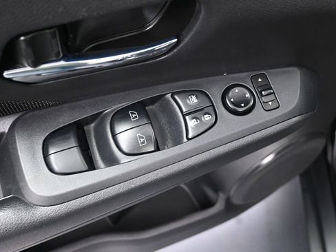 Used 2024 Nissan Kicks SV image 11