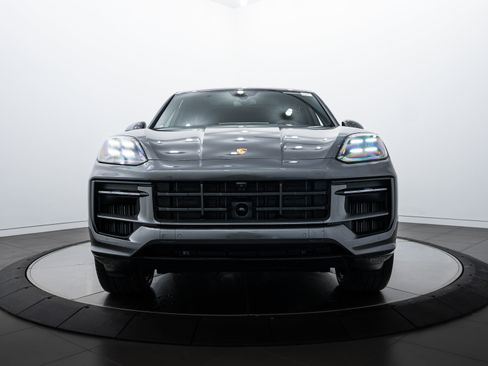 New 2025 Porsche Cayenne E-Hybrid image 10