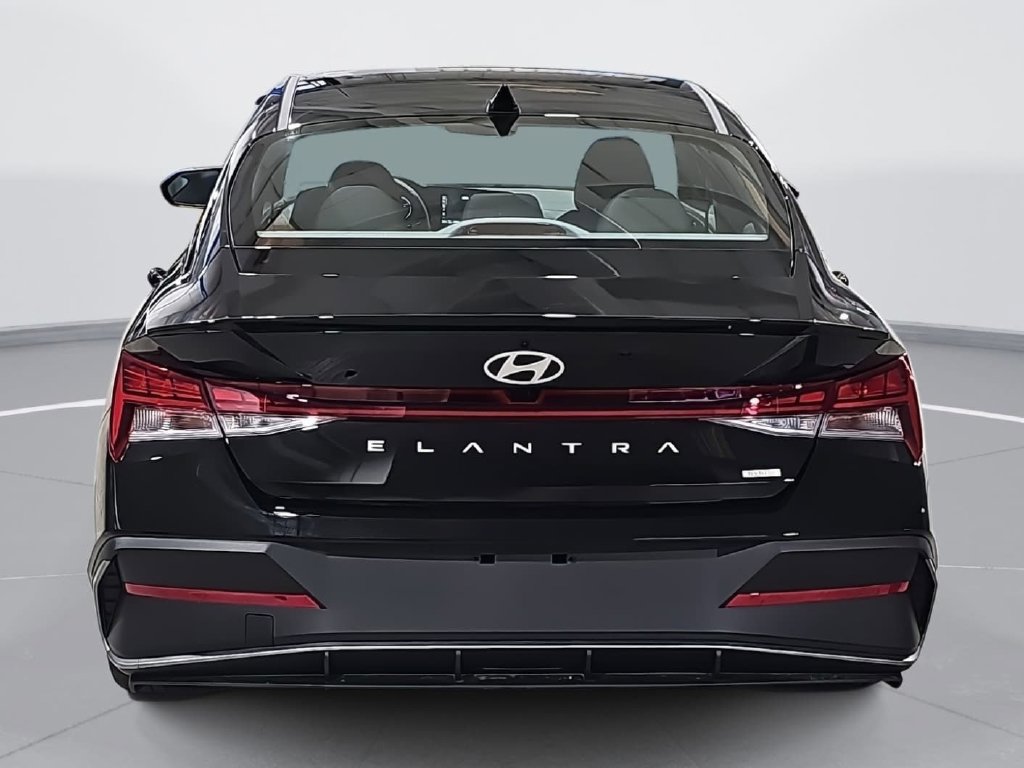 New 2026 Hyundai Elantra SEL FWD image 6
