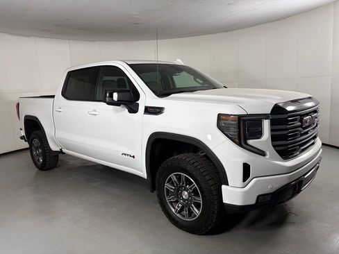 Used 2025 GMC Sierra 1500 AT4 AWD/4WD image 2