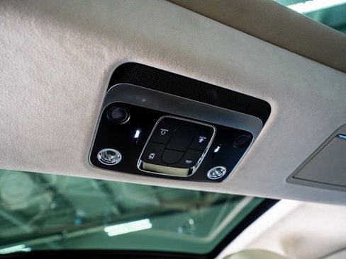 Used 2020 Bentley Flying Spur W12 image 60