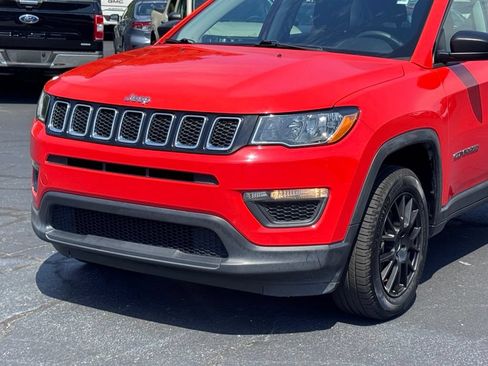 Used 2018 Jeep Compass Sport AWD/4WD image 32