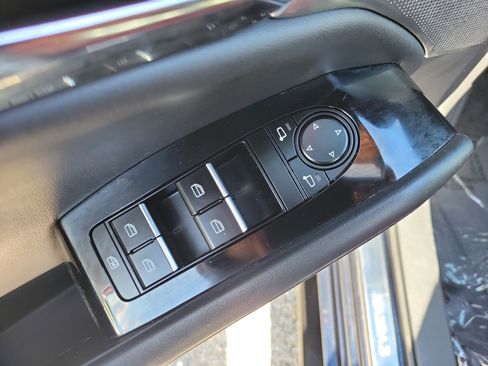 Used 2020 MAZDA MAZDA3 Hatchback w/ Premium Package image 16