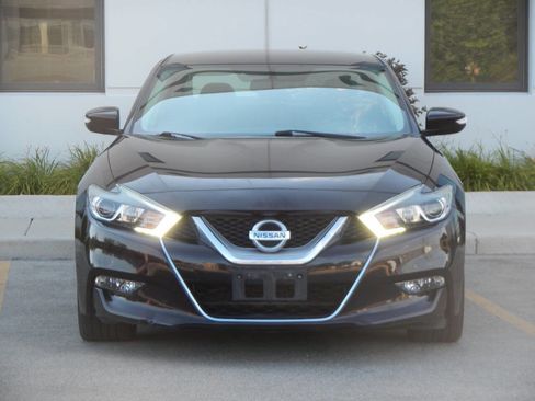 Used 2016 Nissan Maxima SR image 9