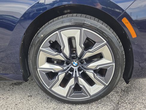 Certified 2023 BMW 740i RWD image 9