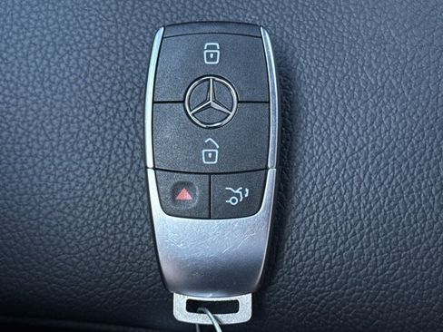 Used 2022 Mercedes-Benz GLB 250 4MATIC image 24