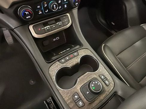 Used 2023 GMC Acadia Denali w/ Black Diamond Edition AWD/4WD image 20