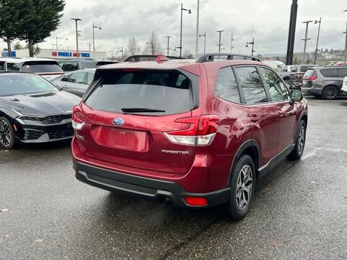 Used 2022 Subaru Forester Premium image 5