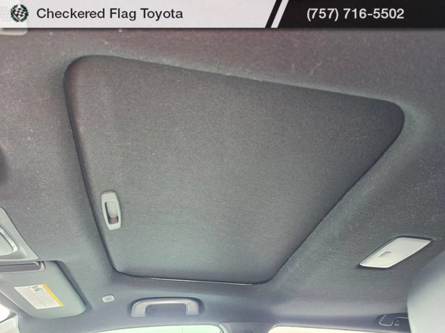 Used 2024 Toyota Corolla Cross AWD Hybrid w/ Convenience Package image 16