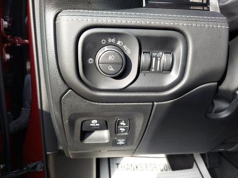 Used 2025 RAM 1500 Limited AWD/4WD image 28