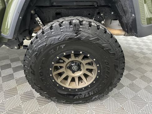 Used 2022 Jeep Gladiator Sport AWD/4WD image 19