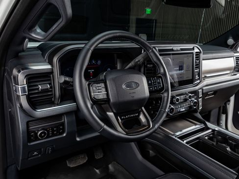 Used 2026 Ford F450 Platinum w/ FX4 Off-Road Package image 16