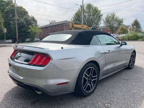 Used 2022 Ford Mustang Premium image 5