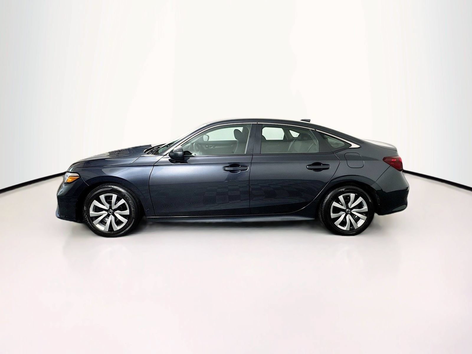 Used 2023 Honda Civic LX image 4