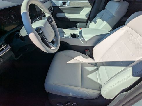 Certified 2025 Hyundai Santa Fe Limited image 16