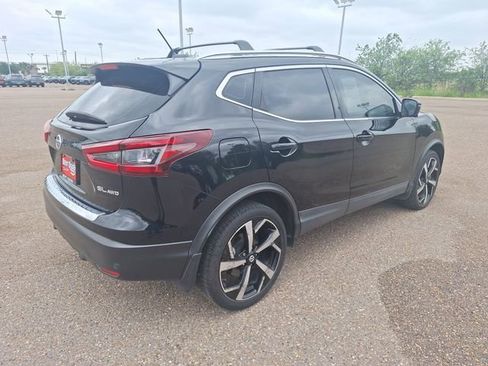 Certified 2022 Nissan Rogue Sport SL AWD/4WD image 5