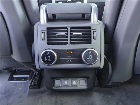 Certified 2024 Land Rover Discovery Dynamic SE image 16