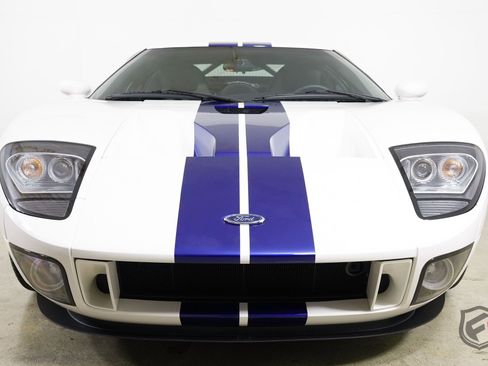Used 2005 Ford GT image 4