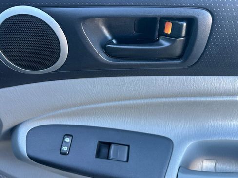 Used 2013 Toyota Tacoma 4x4 Double Cab w/ TRD Off-Road Pkg image 17