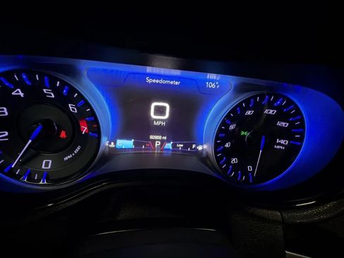 Used 2018 Chrysler 300 S RWD image 12
