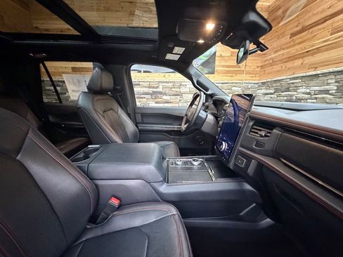 Used 2023 Ford Expedition Limited image 14