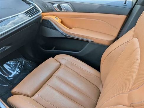 Used 2022 BMW X7 xDrive40i w/ M Sport Package image 15