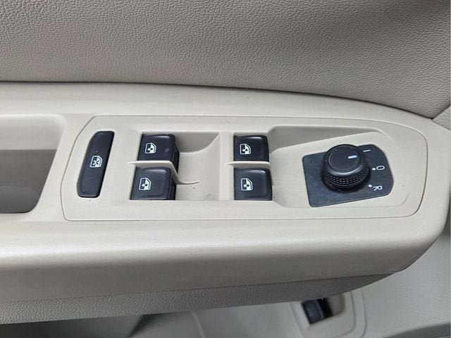 Used 2021 Volkswagen Atlas SE FWD image 25