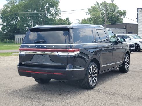 Certified 2023 Lincoln Navigator L Reserve AWD/4WD image 6