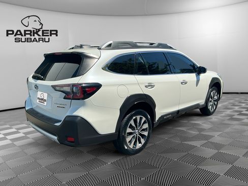 Used 2023 Subaru Outback Touring AWD/4WD image 5